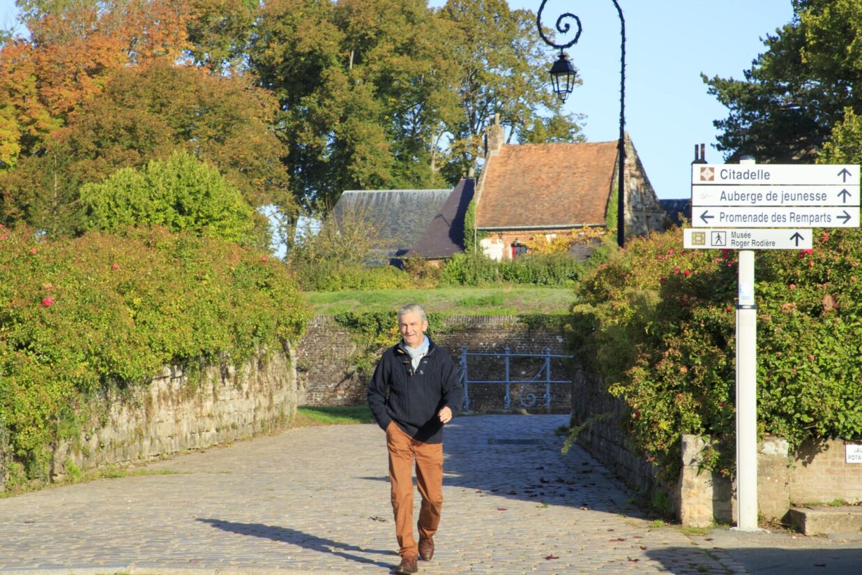 Christian Poilly greeter montreuil sur mer rempart