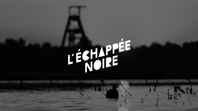 ECHAPPEE NOIRE