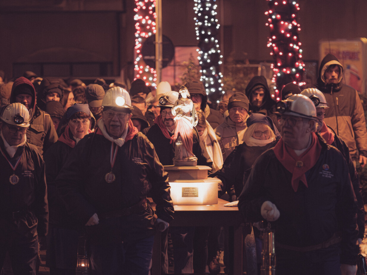 Procession avec les gueules noires